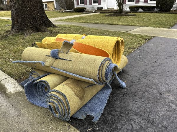 Carpet Haul Away Service in Lehigh Acres